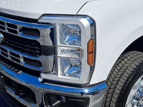 Used 2025 Ford F250 XLT AWD/4WD image 8