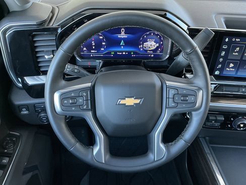 Used 2025 Chevrolet Silverado 3500 LT w/ Convenience Package image 5