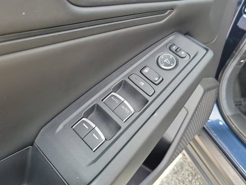 Certified 2025 Honda Accord SE image 9