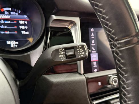 Certified 2023 Porsche Macan S AWD/4WD image 52