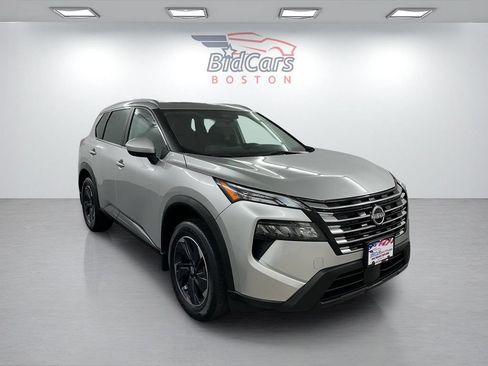 Used 2024 Nissan Rogue SV w/ SV Premium Package AWD/4WD image 3