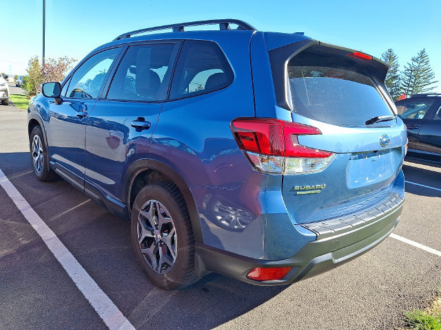 Used 2022 Subaru Forester Premium AWD/4WD image 4