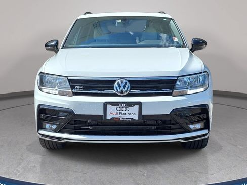Used 2020 Volkswagen Tiguan SE R-Line AWD/4WD image 3