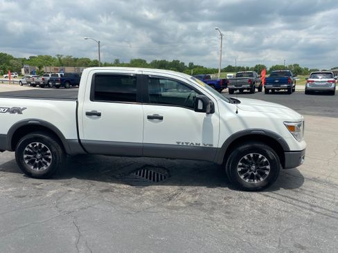 Used 2018 Nissan Titan PRO-4X w/ Pro-4x Utility Package AWD/4WD image 6