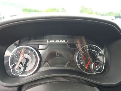 Used 2022 RAM 2500 Big Horn w/ Level C Equiment Group AWD/4WD image 17