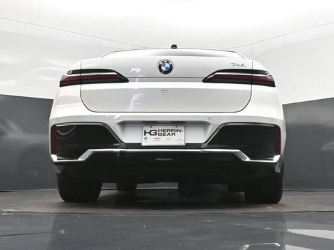 Used 2026 BMW 740i RWD image 41
