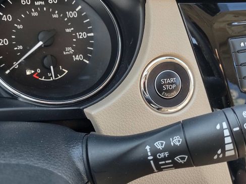 Used 2019 Nissan Rogue SV w/ Premium Package image 21