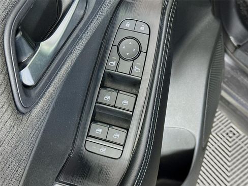 Certified 2023 Nissan Rogue SV FWD image 18