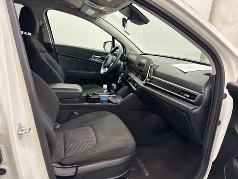 Used 2024 Kia Sportage LX FWD image 16