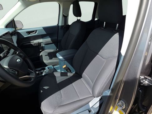 New 2025 Ford Maverick XL image 10