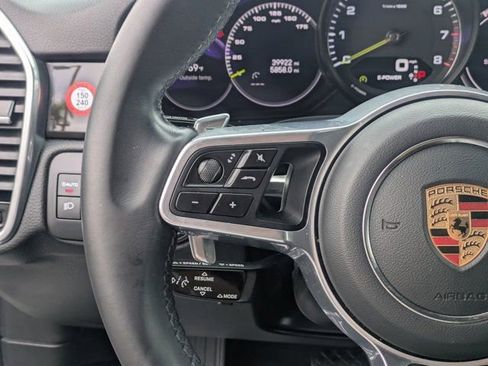 Used 2023 Porsche Cayenne Platinum Edition AWD/4WD image 19