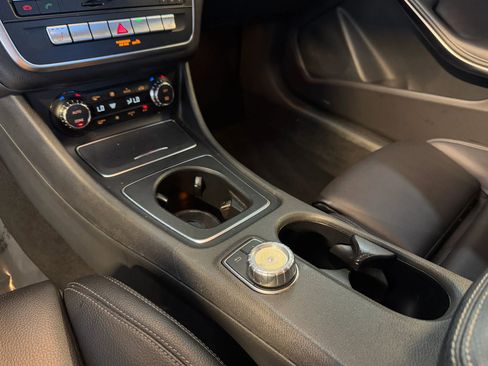 Used 2019 Mercedes-Benz CLA 250 4MATIC image 17