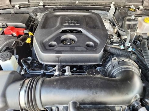 Certified 2025 Jeep Wrangler Unlimited Sahara w/ Safety Group AWD/4WD image 20