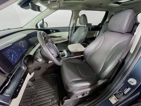 Used 2024 Kia Carnival SX Prestige image 21