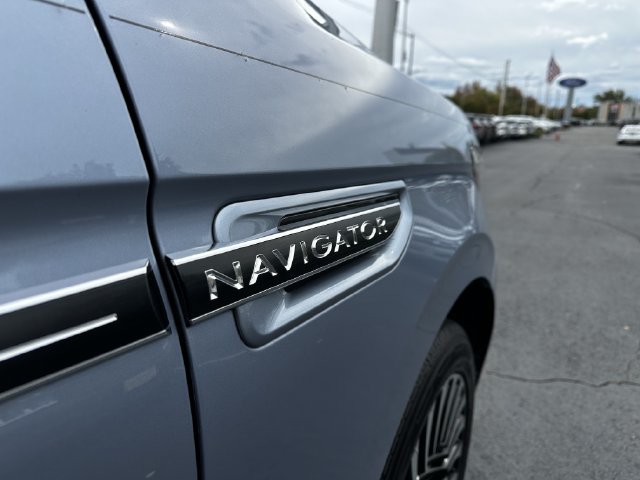Certified 2020 Lincoln Navigator Black Label w/ Cargo Convenience Package AWD/4WD image 48