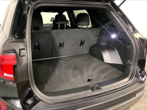 Used 2025 GMC Terrain Elevation AWD/4WD image 4