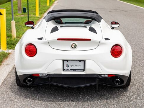 Used 2016 Alfa Romeo 4C Spider w/ Convenience Group - Spider RWD image 4