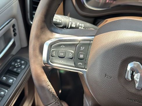 Used 2025 RAM 3500 Laramie AWD/4WD image 27