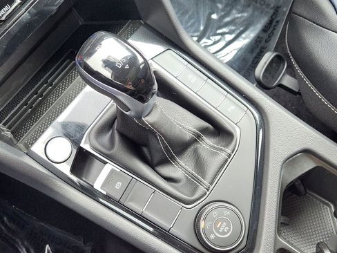 New 2026 Volkswagen Taos SEL AWD/4WD image 11