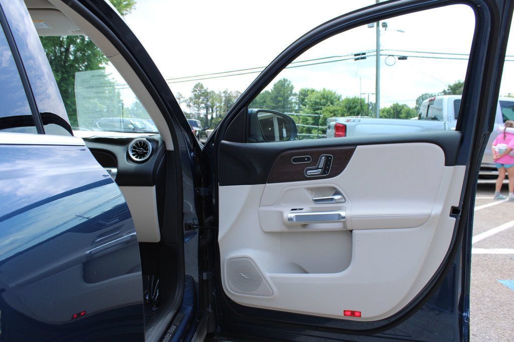 Used 2023 Mercedes-Benz EQB 300 4MATIC image 34