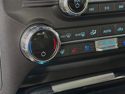 Used 2021 Ford F150 Lariat w/ Equipment Group 502A High image 21