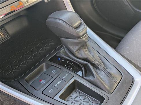 Used 2024 Toyota RAV4 XLE w/ Convenience Package FWD image 12