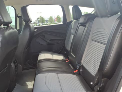 Used 2019 Ford Escape SE image 8