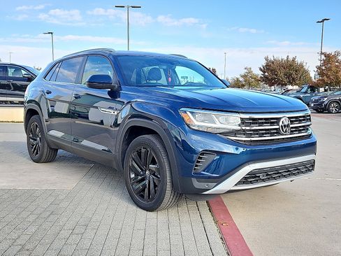 Certified 2022 Volkswagen Atlas Cross Sport SE w/ Panoramic Sunroof Package image 4