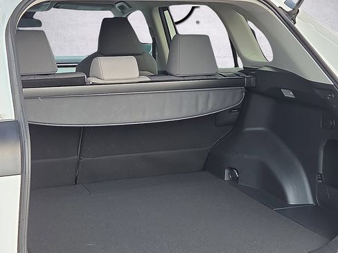 Used 2020 Toyota RAV4 XLE FWD image 9