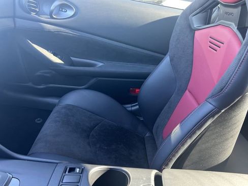 Used 2025 Nissan Z NISMO w/ Floor Mat Package image 25