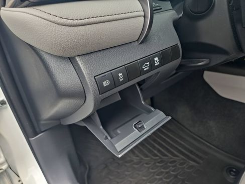 Used 2023 Toyota Camry XSE FWD image 13