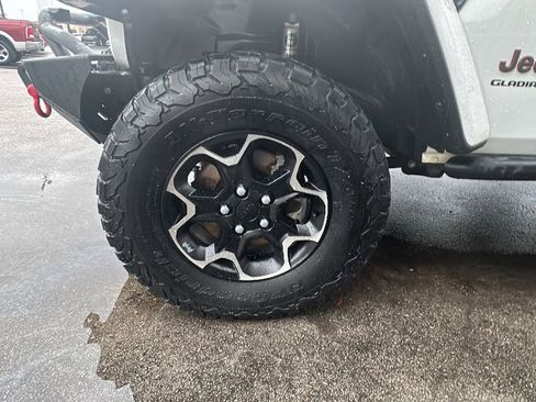 Used 2020 Jeep Gladiator Rubicon image 9