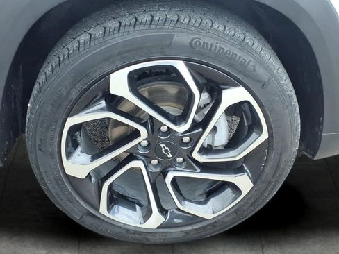 Used 2025 Chevrolet Trax RS w/ Sunroof Package image 10