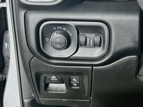 Used 2019 RAM 1500 Big Horn RWD image 16