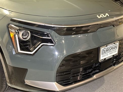 Certified 2023 Kia Niro Wind w/ Wind Preserve Package image 11