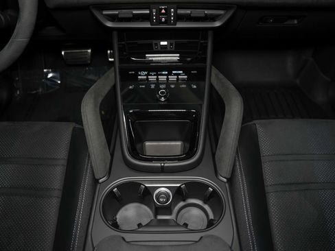 Used 2024 Porsche Cayenne Turbo GT AWD/4WD image 50