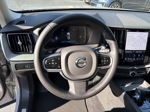 Certified 2025 Volvo XC60 B5 Plus image 18
