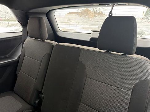 Used 2023 Chevrolet Traverse LT image 23