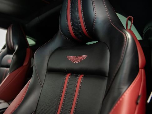 Used 2019 Aston Martin V8 Vantage Coupe RWD image 35