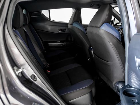 Used 2021 Toyota C-HR XLE FWD image 32