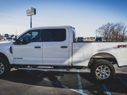 Used 2017 Ford F250 XLT w/ XLT Premium Package image 10