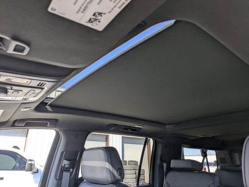 Used 2024 GMC Yukon XL Denali image 17