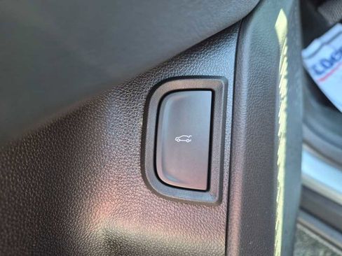 New 2026 Chevrolet Equinox RS w/ Convenience Package III FWD image 13