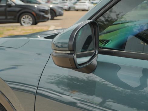 Used 2025 Honda HR-V EX-L image 9