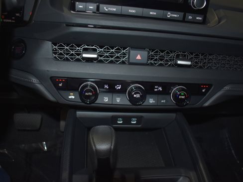 Certified 2025 Honda Accord SE image 17