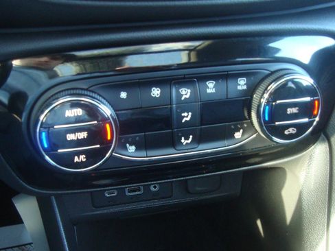 Used 2023 Buick Encore GX Essence w/ Advanced Technology Package image 17