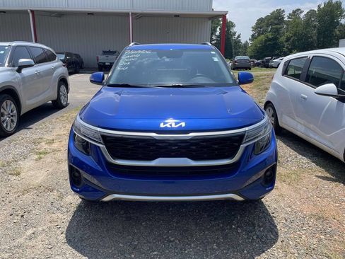 Used 2023 Kia Seltos S AWD/4WD image 2