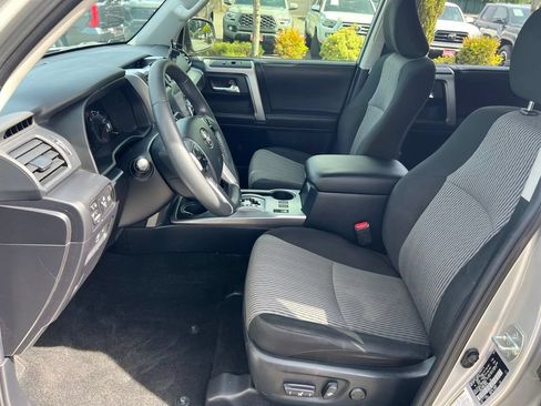 Used 2022 Toyota 4Runner SR5 AWD/4WD image 13