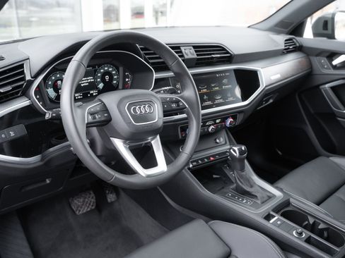 Certified 2025 Audi Q3 2.0T Premium w/ Convenience Package image 10