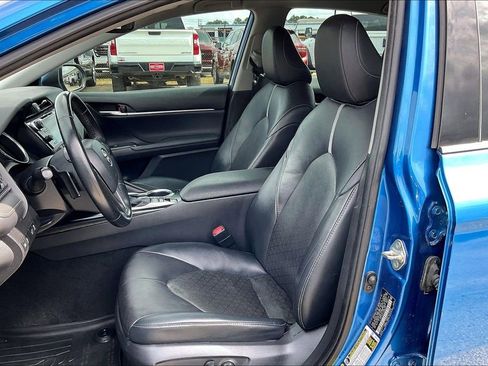 Used 2020 Toyota Camry XSE image 18
